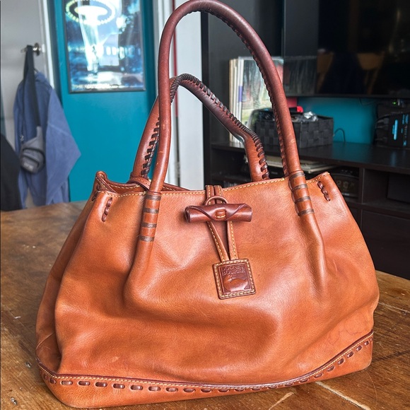 *RARE* Discontinued Vintage Dooney and Bourke Florentine Satchel with Toggle - Picture 2 of 16